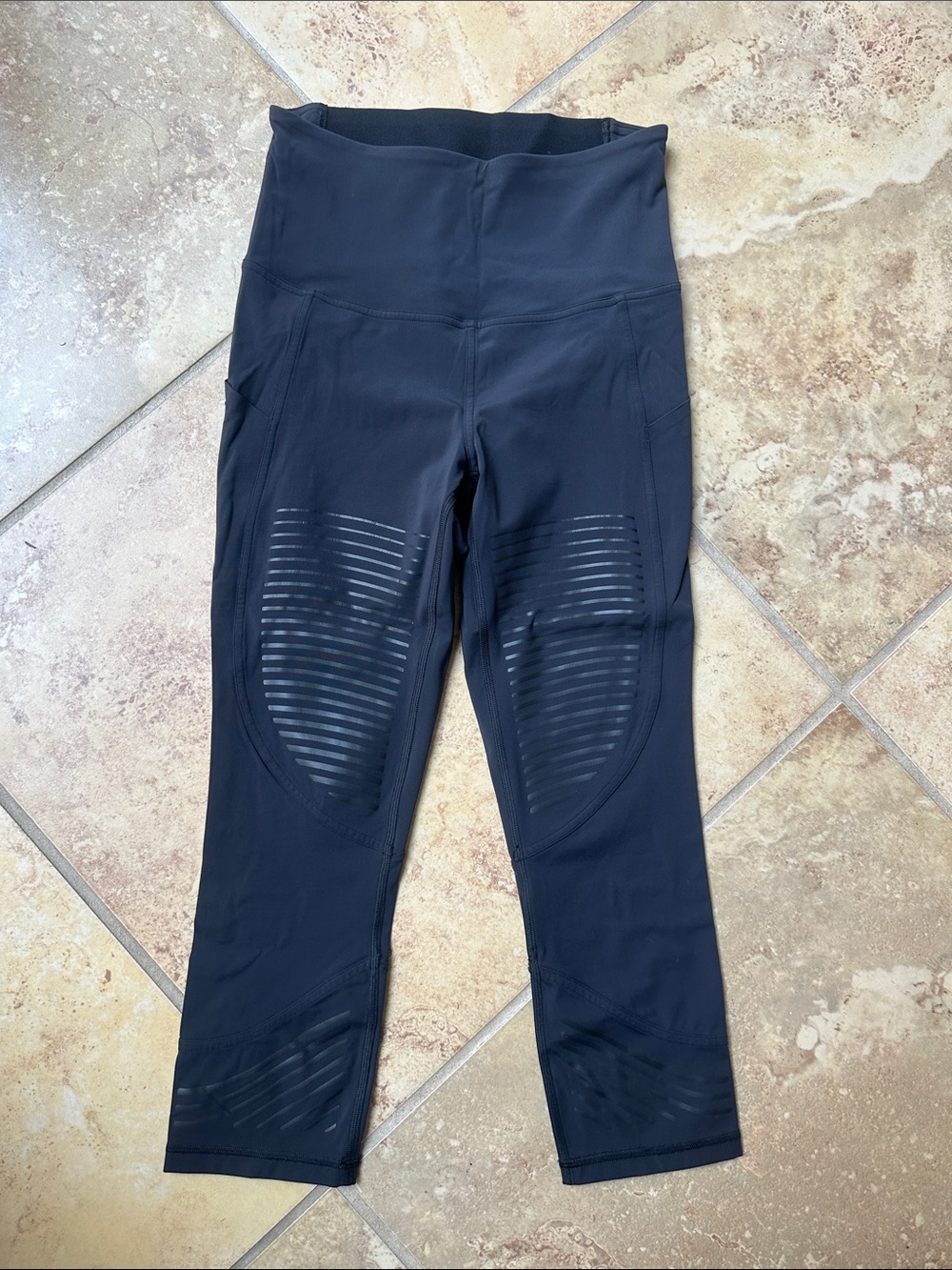 Lululemon Rogue Renegade Super High Rise 21” Crop Leggings